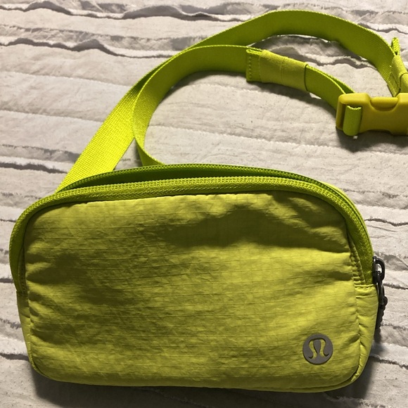 Lululemon belt bag brand new - Picture 2 of 4